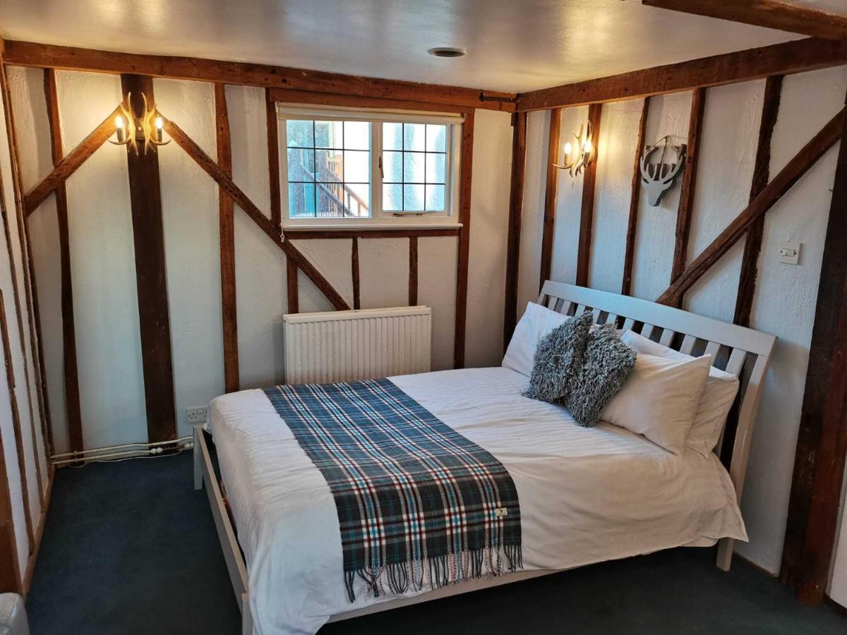 Retreats At Stansted Manor Villa Hallingbury Room photo